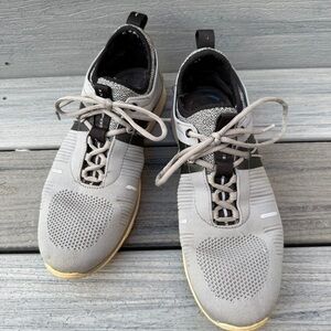 Johnston & Murphy Mens 10.5M XC4 Comfort Sneakers in Gray and Black Sheepskin